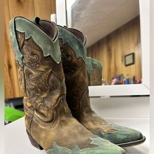 Girls brand new Durango boots size 4